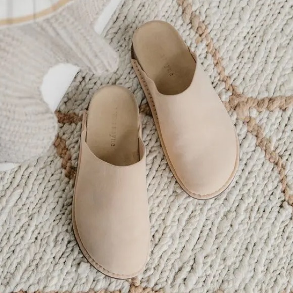 Jenni Kayne Shoes - Jenni Kayne Oiled Leather Moc Clog